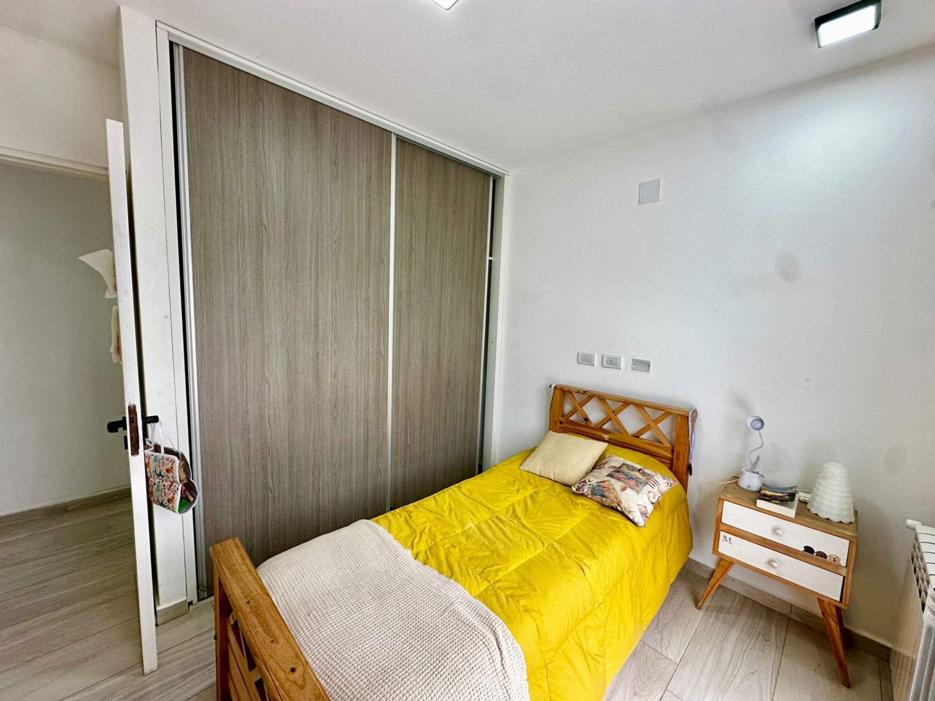 Fotografía de Habitaciones y Baños correspondiente a Casa_duplex en Docta Urbanización, Córdoba Capital.