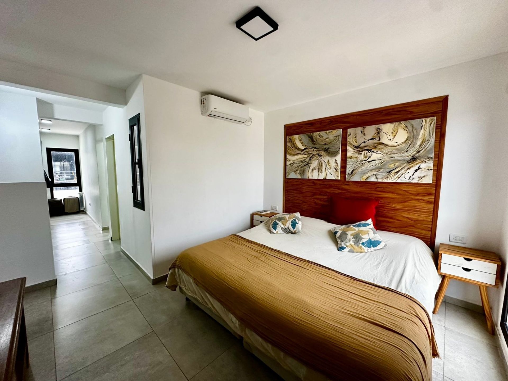 Fotografía de Habitaciones y Baños correspondiente a Casa_duplex en Docta Urbanización, Córdoba Capital.
