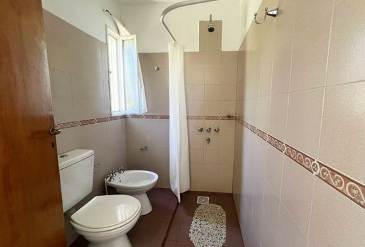 Fotografía de Habitaciones y Baños correspondiente a Casa en Barrio Los Reartes, Los Reartes.