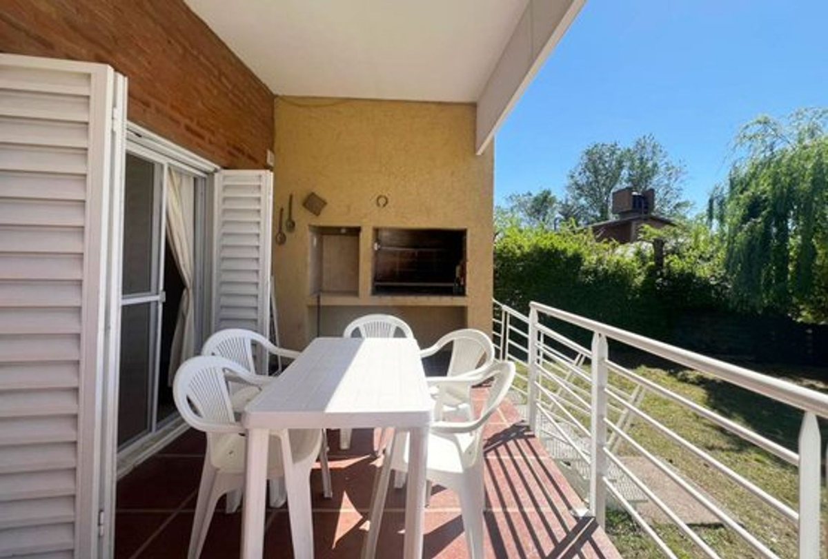 Fotografía de Patios y Exteriores correspondiente a Casa en Barrio Los Reartes, Los Reartes.