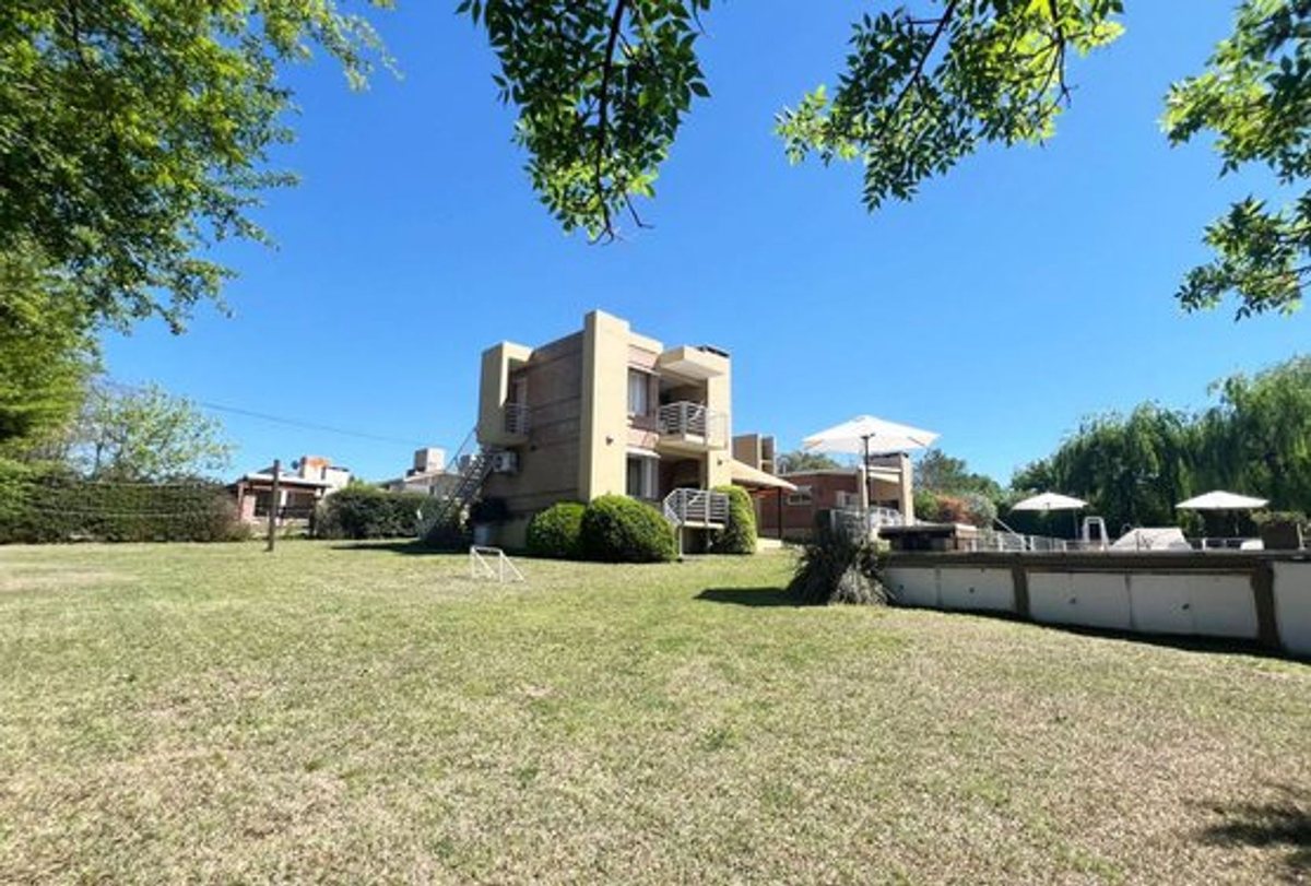 Fotografía de Patios y Exteriores correspondiente a Casa en Barrio Los Reartes, Los Reartes.