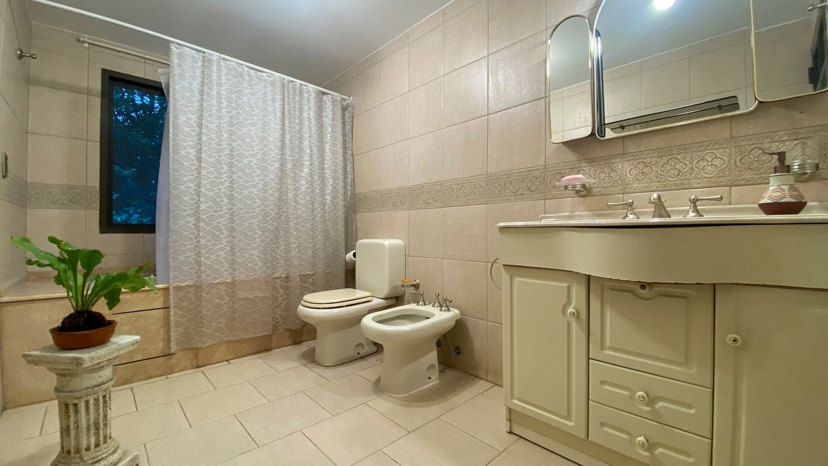Fotografía de Habitaciones y Baños correspondiente a Casa en Barrio Punilla, La Falda.
