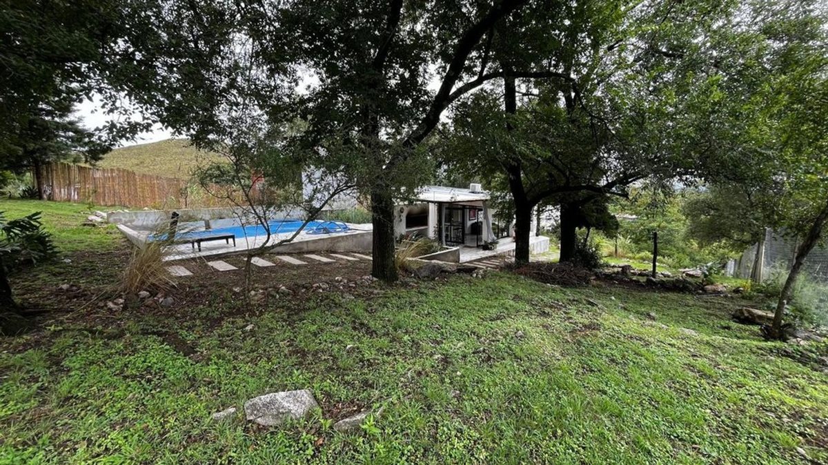 01 - Venta de Casa APTO CRÉDITO 78 m² en Terreno de 754 m² con Pileta y Quincho | 2 Dormitorios, Baño Completo, Cochera para 2 Vehículos | Villa Ciudad América, Valle de Calamuchita, Dique Los Molinos, Santa María, Córdoba, Argentina
