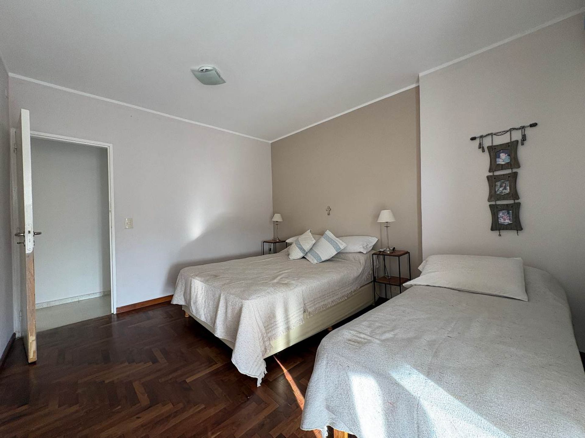 Fotografía de Habitaciones y Baños correspondiente a Casa en Barrio Santa Rosa de Calamuchita, Santa Rosa de Calamuchita.