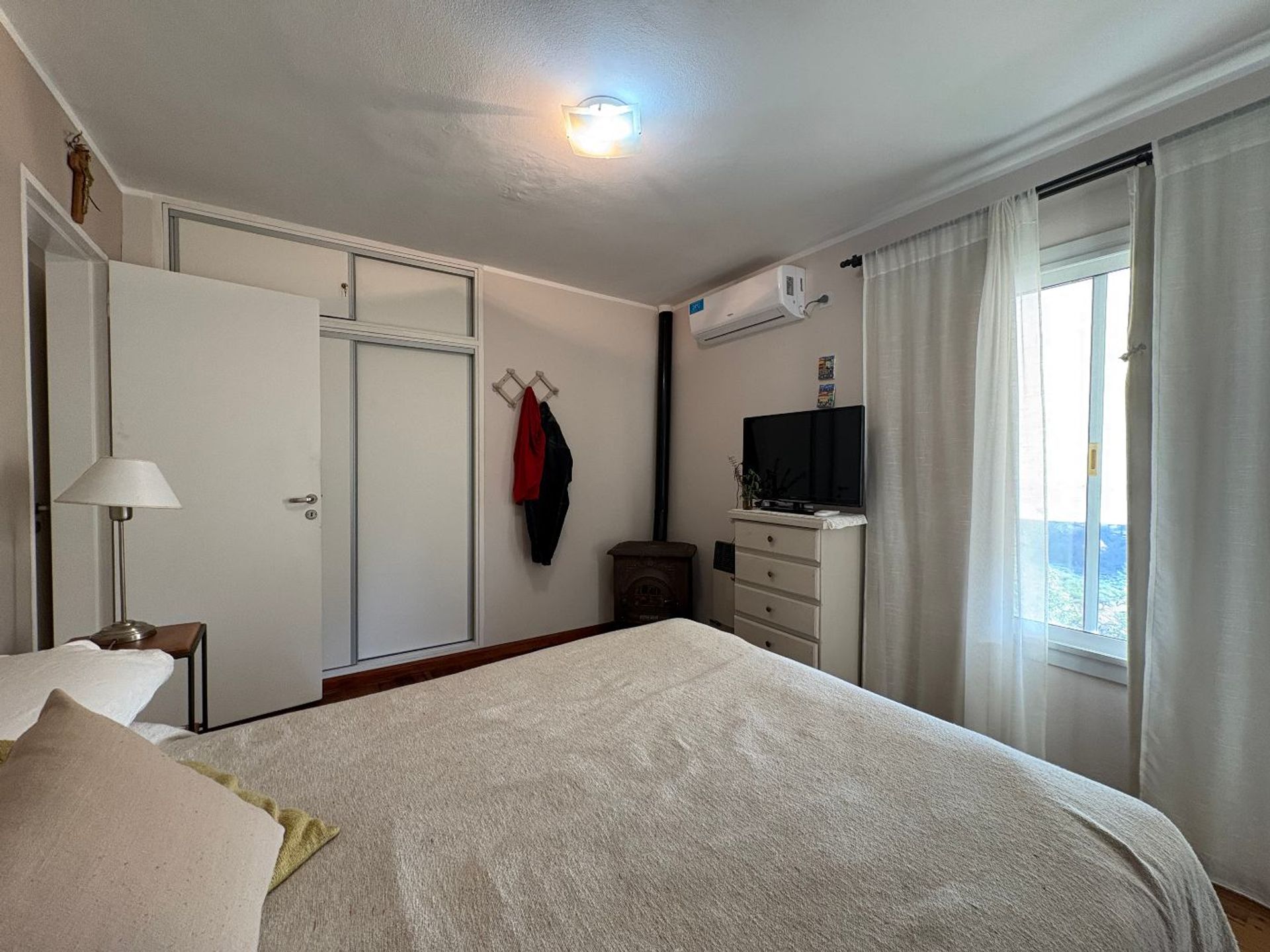 Fotografía de Habitaciones y Baños correspondiente a Casa en Barrio Santa Rosa de Calamuchita, Santa Rosa de Calamuchita.