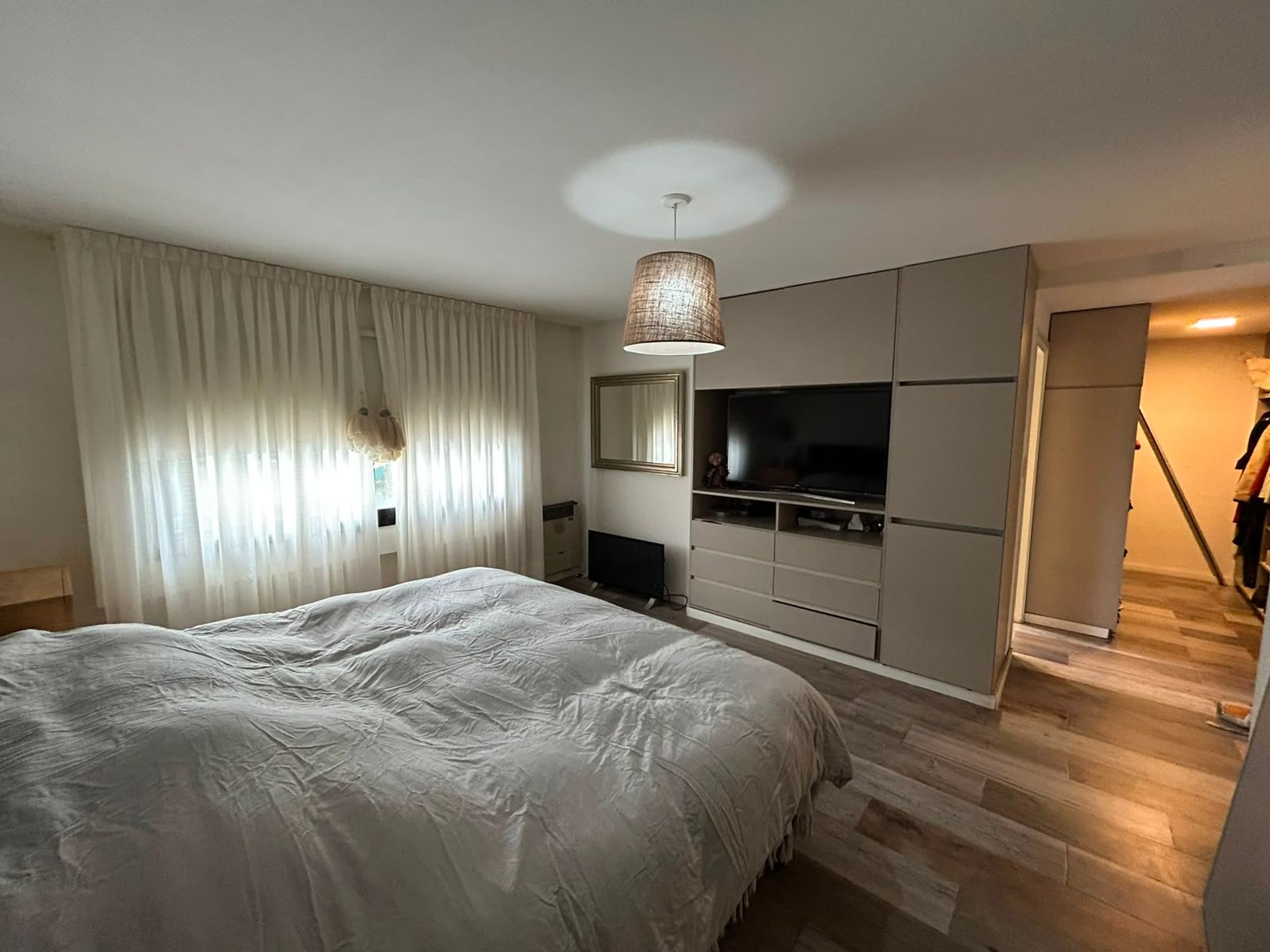 Fotografía de Habitaciones y Baños correspondiente a Casa en Barrio La Catalina, Córdoba Capital.