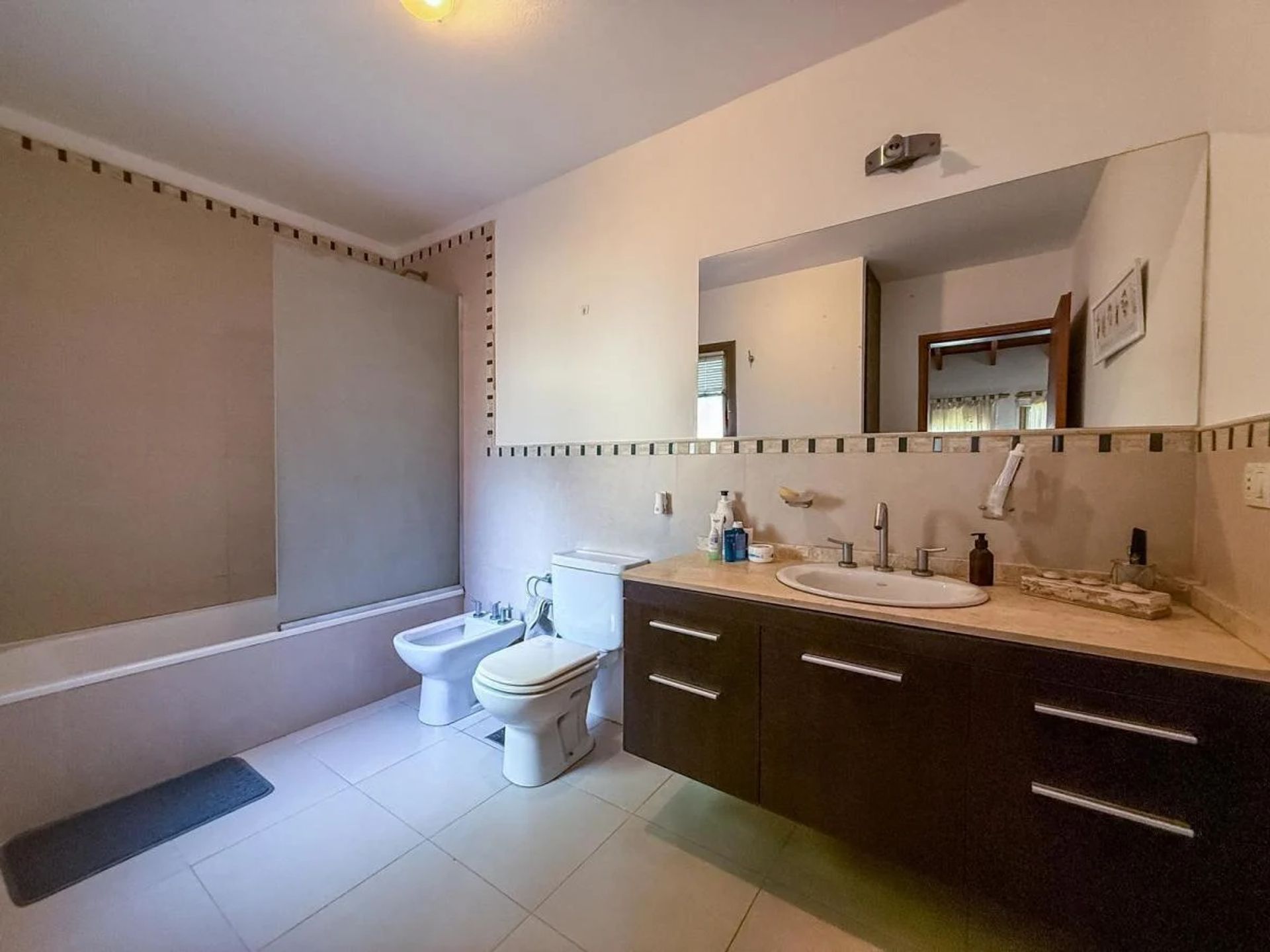 Fotografía de Habitaciones y Baños correspondiente a Casa en Barrio Mendiolaza, La Serena.