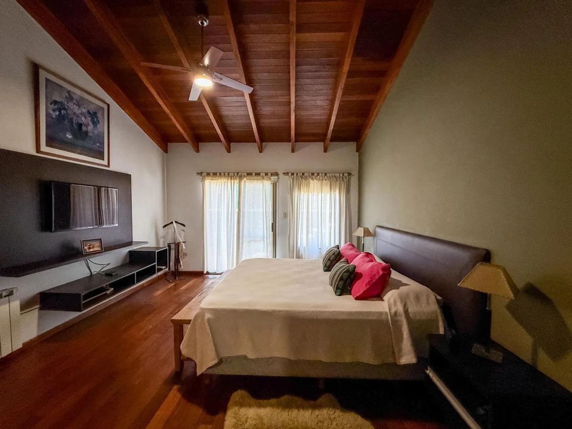 Fotografía de Habitaciones y Baños correspondiente a Casa en Barrio Mendiolaza, La Serena.