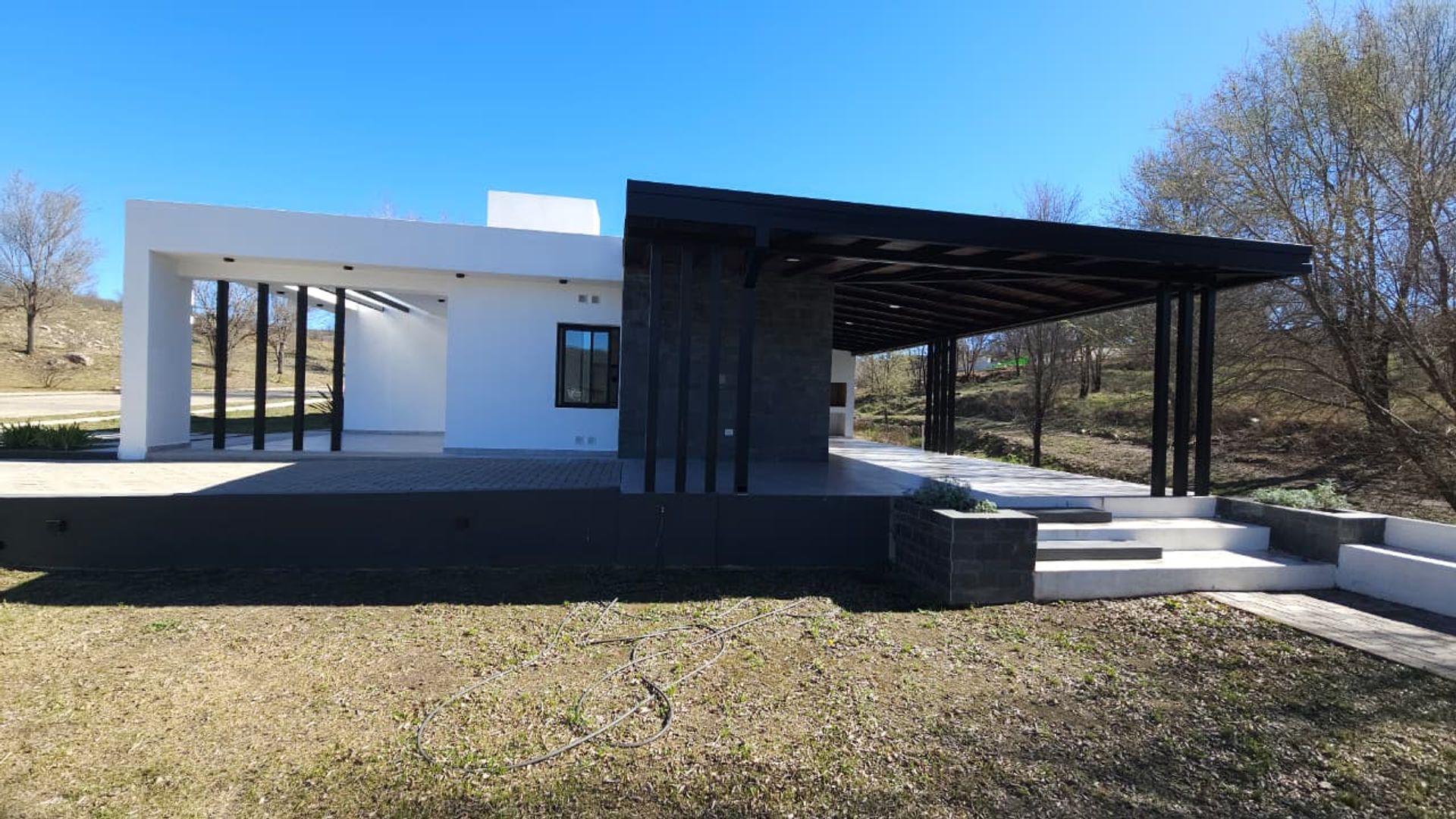 Fotografía de Frentes y Fachadas correspondiente a Casa en Barrio Villa Carlos Paz, Villa Carlos Paz.