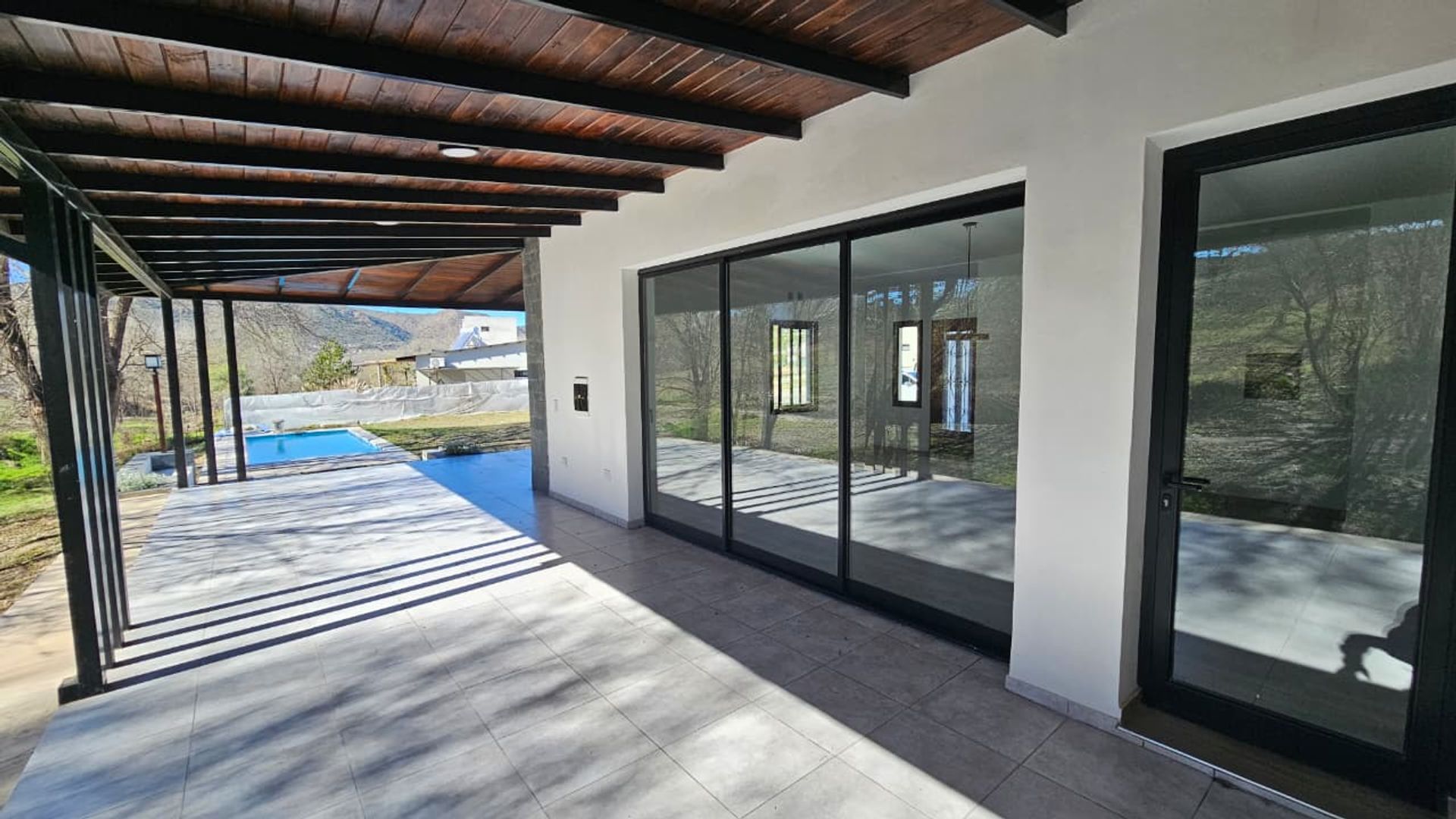 Fotografía de Cocheras correspondiente a Casa en Barrio Villa Carlos Paz, Villa Carlos Paz.