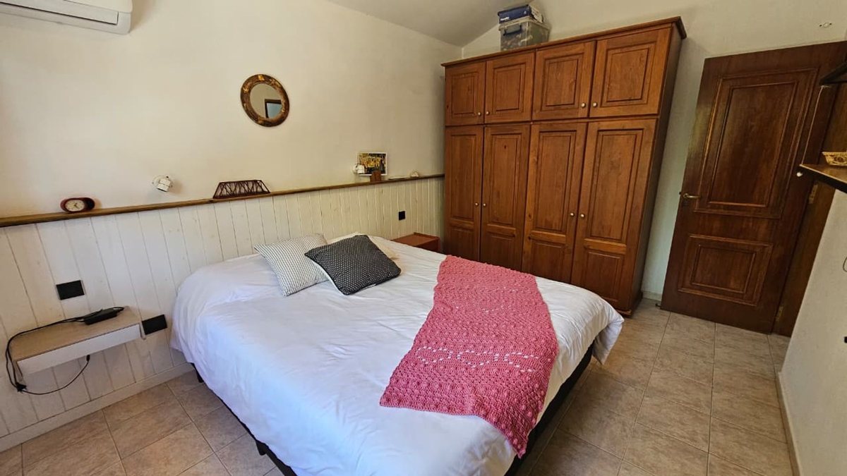 Fotografía de Habitaciones y Baños correspondiente a Casa en Barrio Villa Carlos Paz, Villa Carlos Paz.