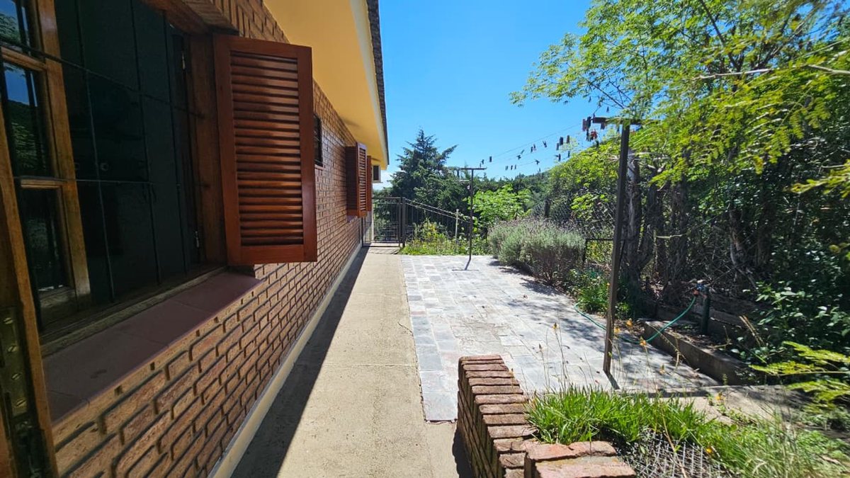 Fotografía de Patios y Exteriores correspondiente a Casa en Barrio Villa Carlos Paz, Villa Carlos Paz.