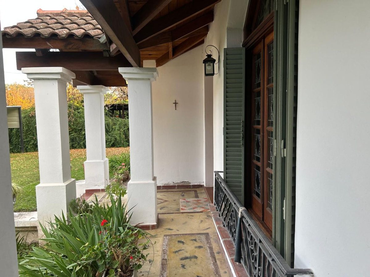 Fotografía de Frentes y Fachadas correspondiente a Casa en Barrio Colon, Villa Allende.