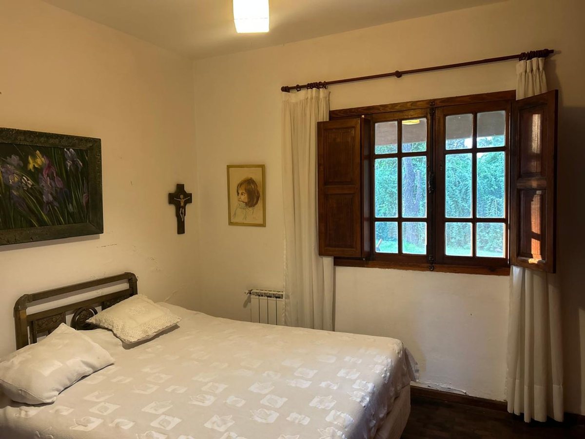 Fotografía de Habitaciones y Baños correspondiente a Casa en Barrio Colon, Villa Allende.