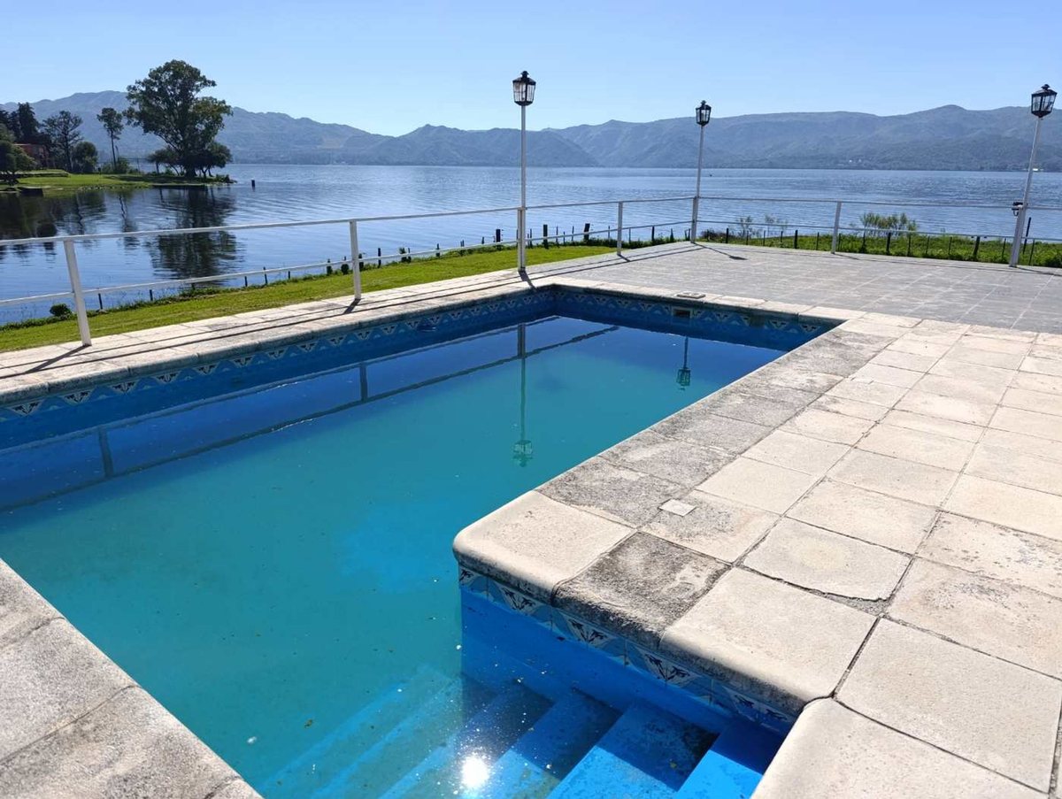Fotografía de Patios y Exteriores correspondiente a Casa en Barrio Villa Carlos Paz, Villa Lago Azul.