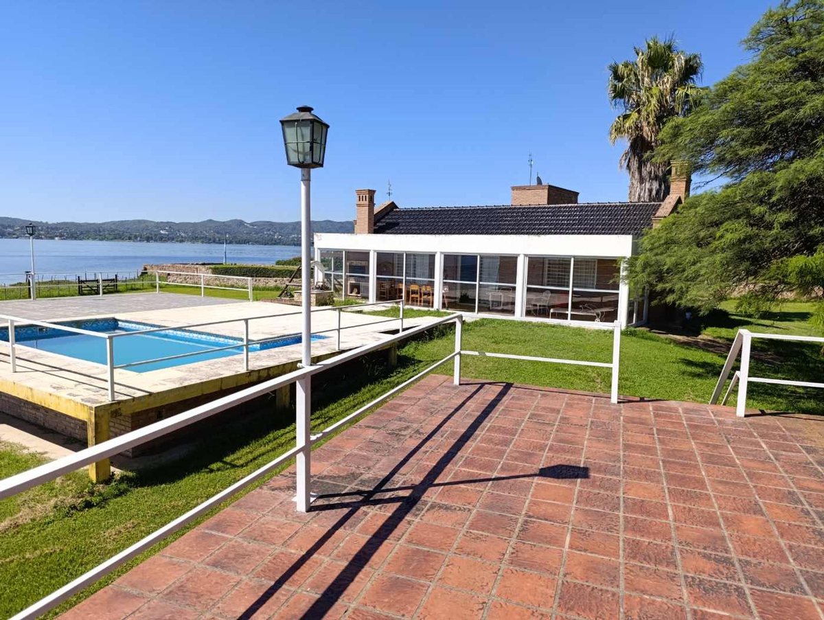 04 - Fotografía de Patios y Exteriores correspondiente a Casa en Barrio Villa Carlos Paz, Villa Lago Azul.