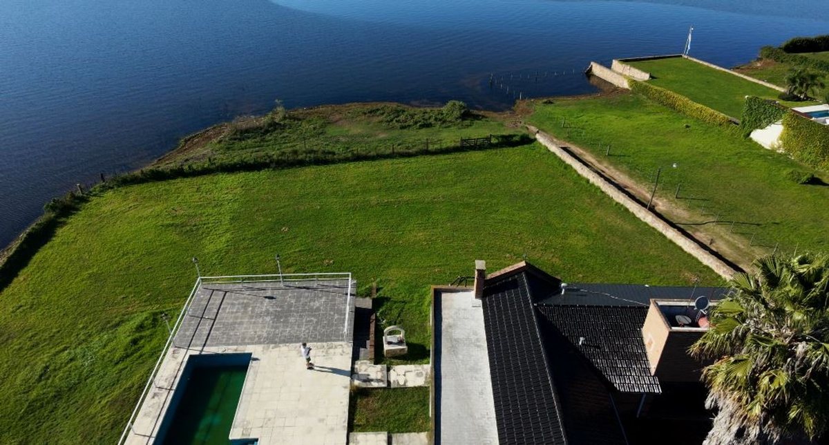 Fotografía de Patios y Exteriores correspondiente a Casa en Barrio Villa Carlos Paz, Villa Lago Azul.