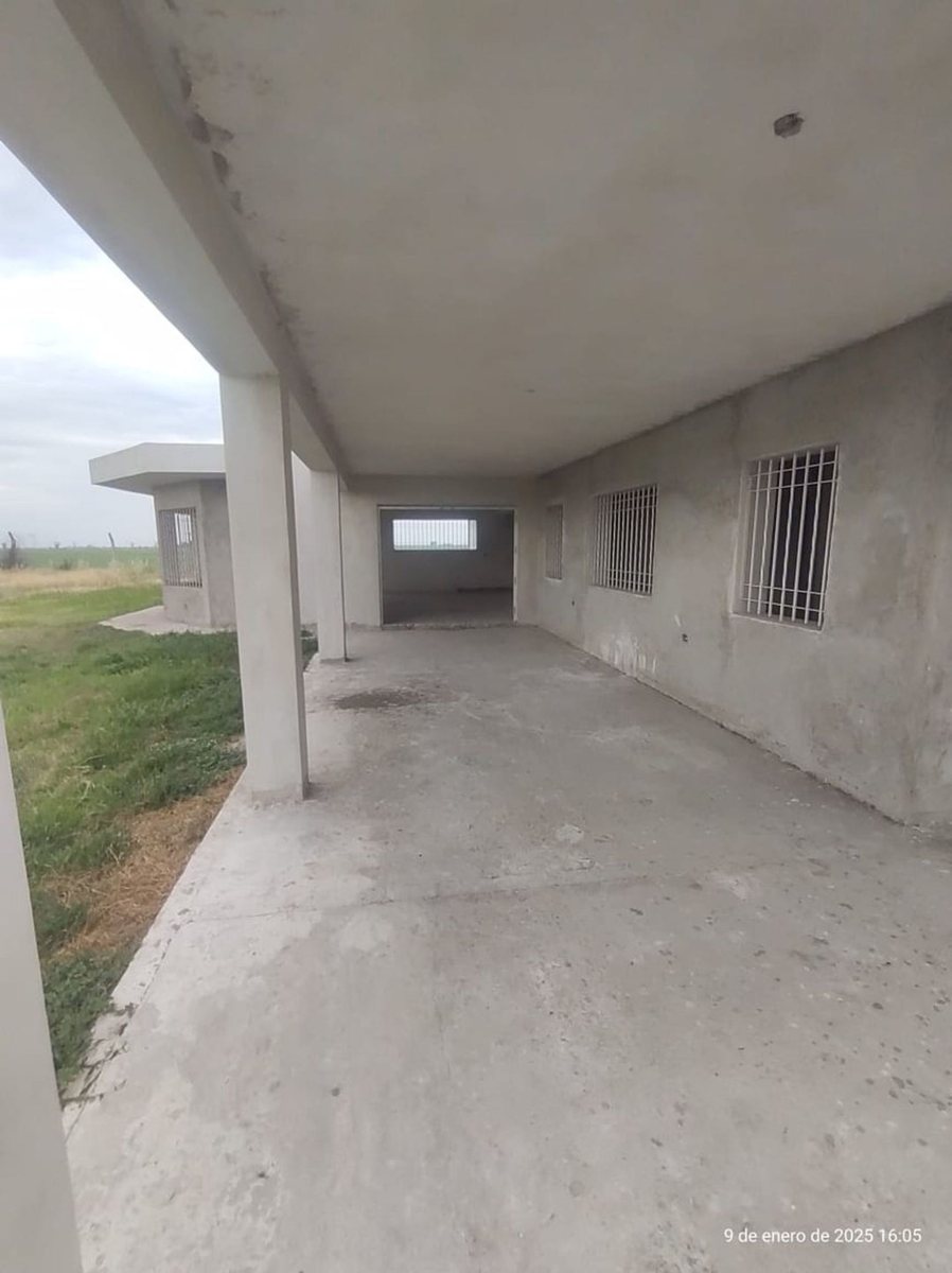 Fotografía de Cocheras correspondiente a Casa en Barrio Mi Granja, Mi Granja.