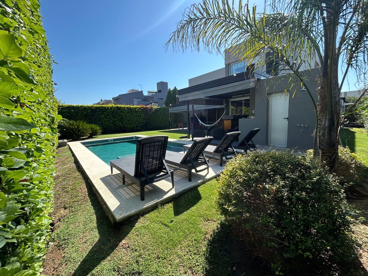Fotografía de Patios y Exteriores correspondiente a Casa en Barrio Villa Allende, Villa Allende.