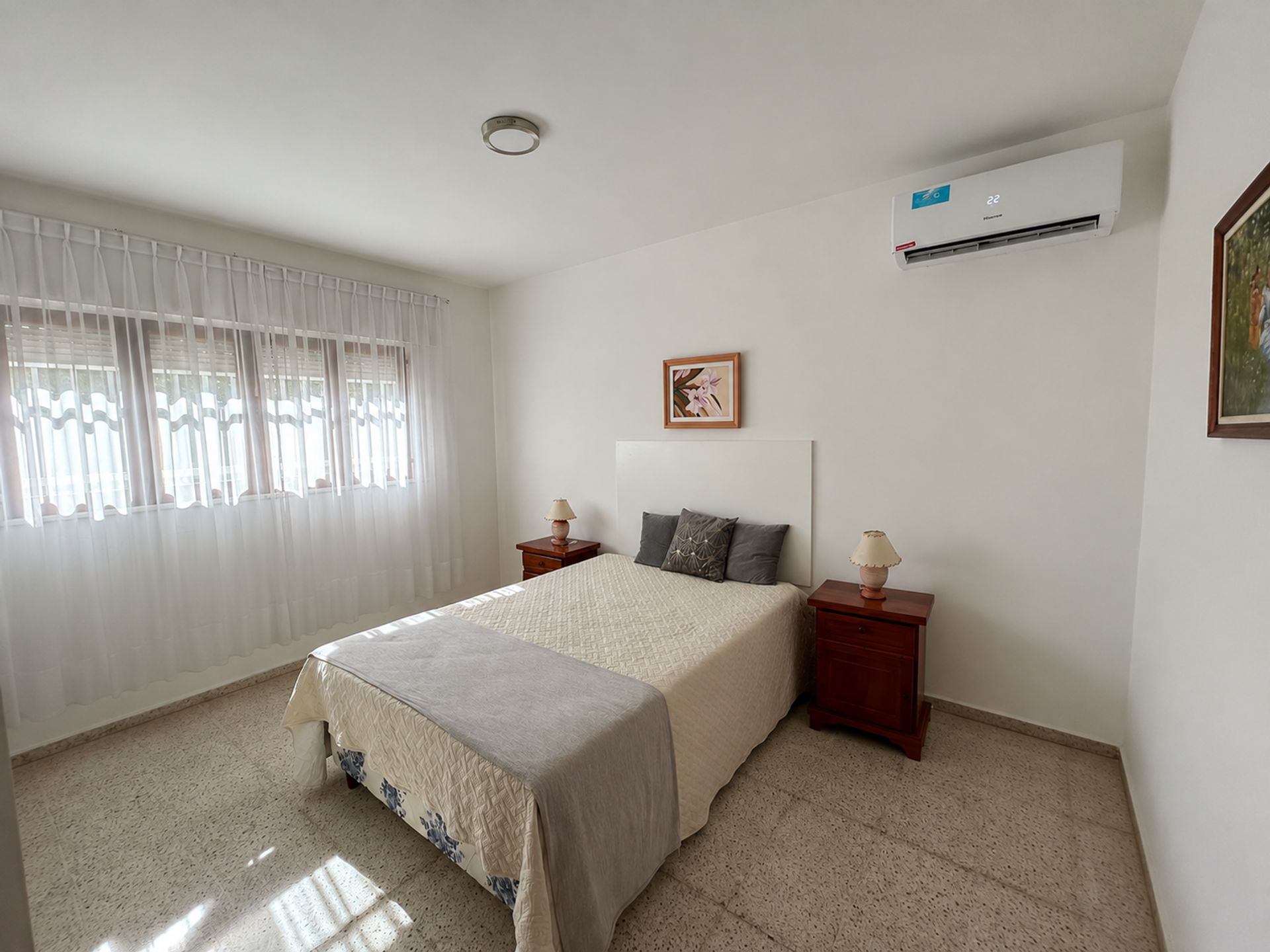 Fotografía de Habitaciones y Baños correspondiente a Casa en Barrio Capital, Cordoba.