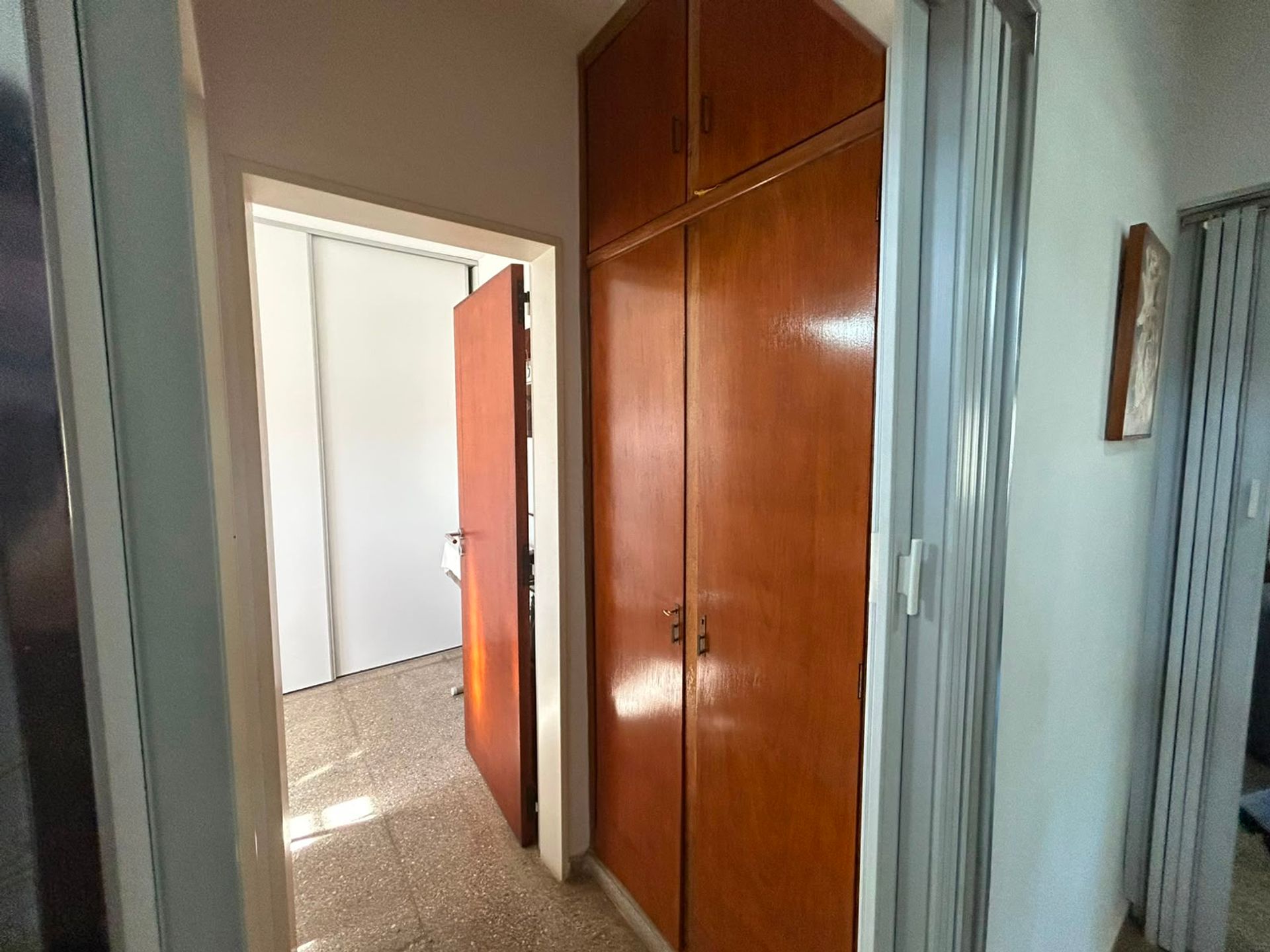 Fotografía de Habitaciones y Baños correspondiente a Casa en Barrio Capital, Cordoba.
