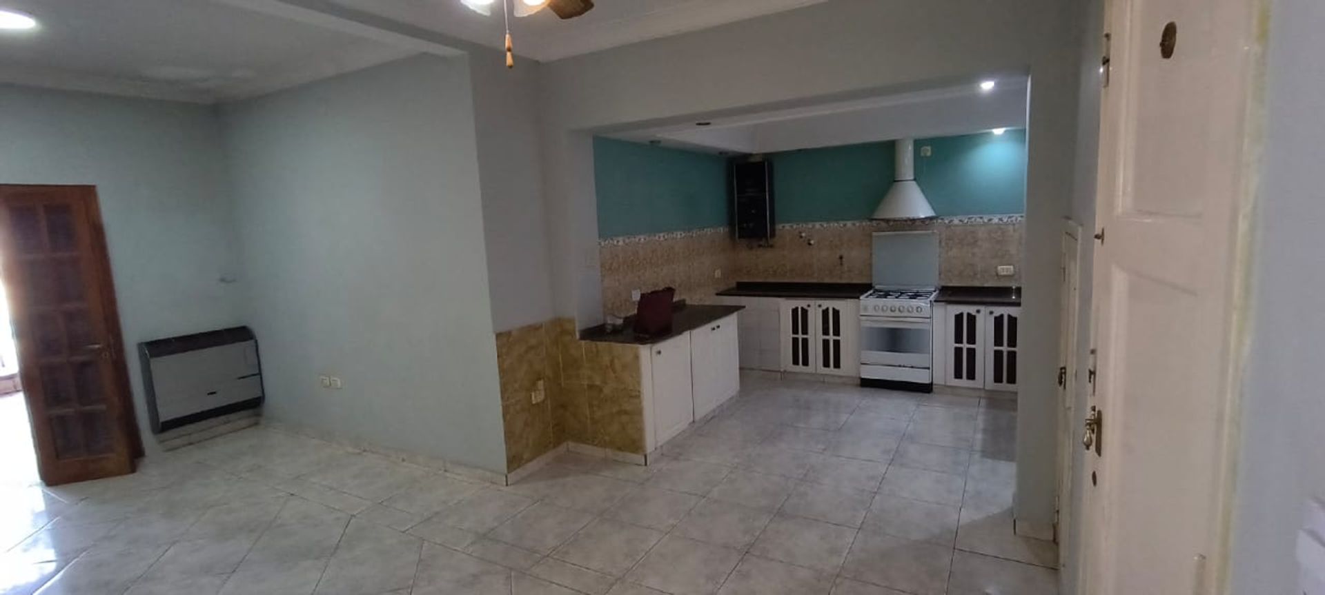 Comedor Vista Amplia Hacia Cocina