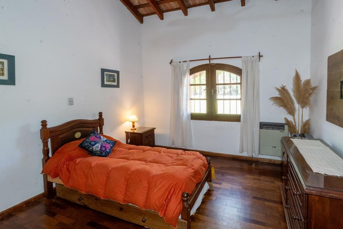 Fotografía de Habitaciones y Baños correspondiente a Casa en Barrio Villa Allende, Villa Allende.