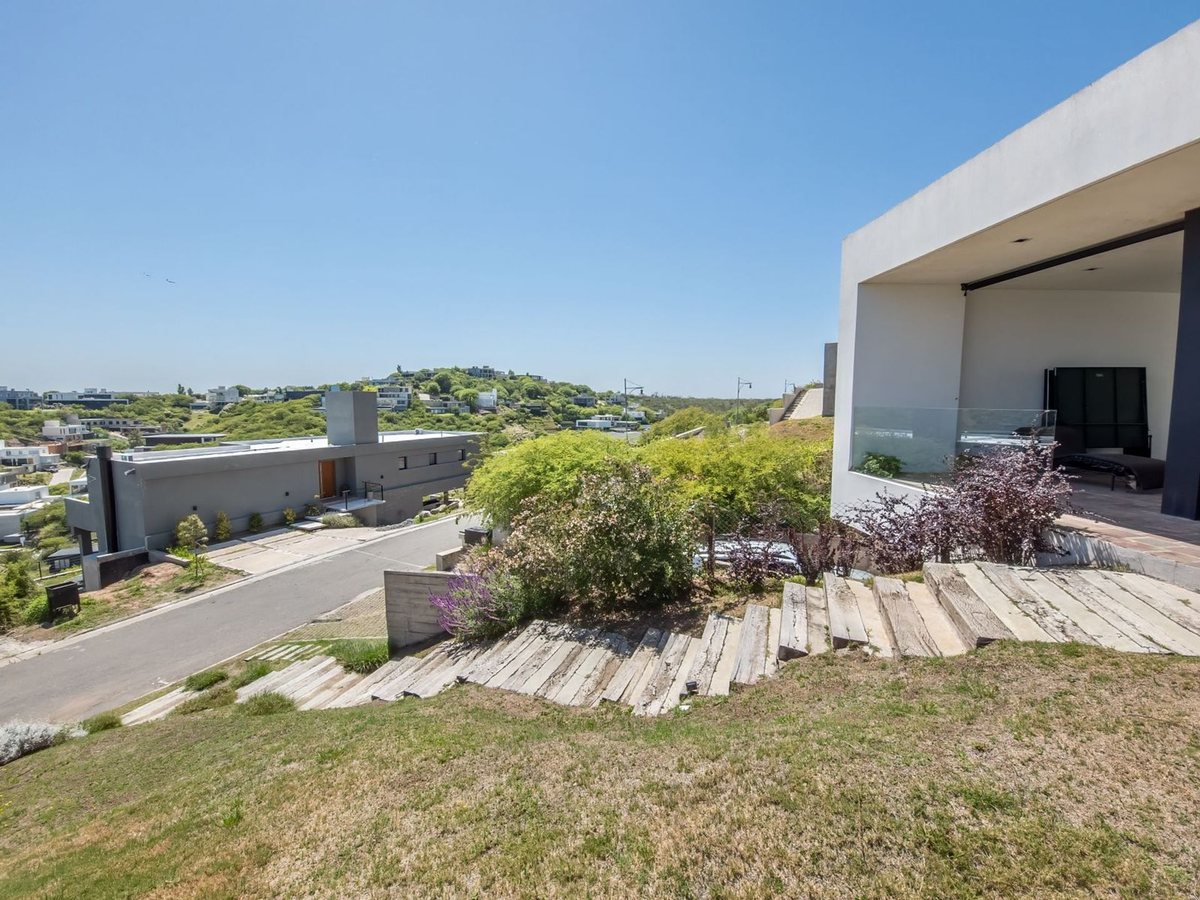Fotografía de Patios y Exteriores correspondiente a Casa en Barrio La Calera, La Cuesta.