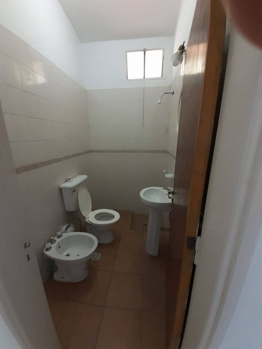 Fotografía de Habitaciones y Baños correspondiente a Casa en Barrio Paso de los Andes, Córdoba Capital.