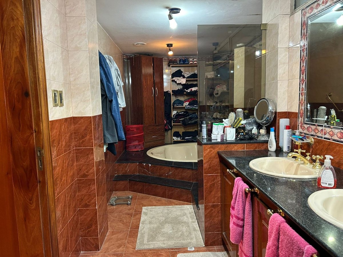Fotografía de Habitaciones y Baños correspondiente a Casa en Barrio Cordoba, Alto Verde.