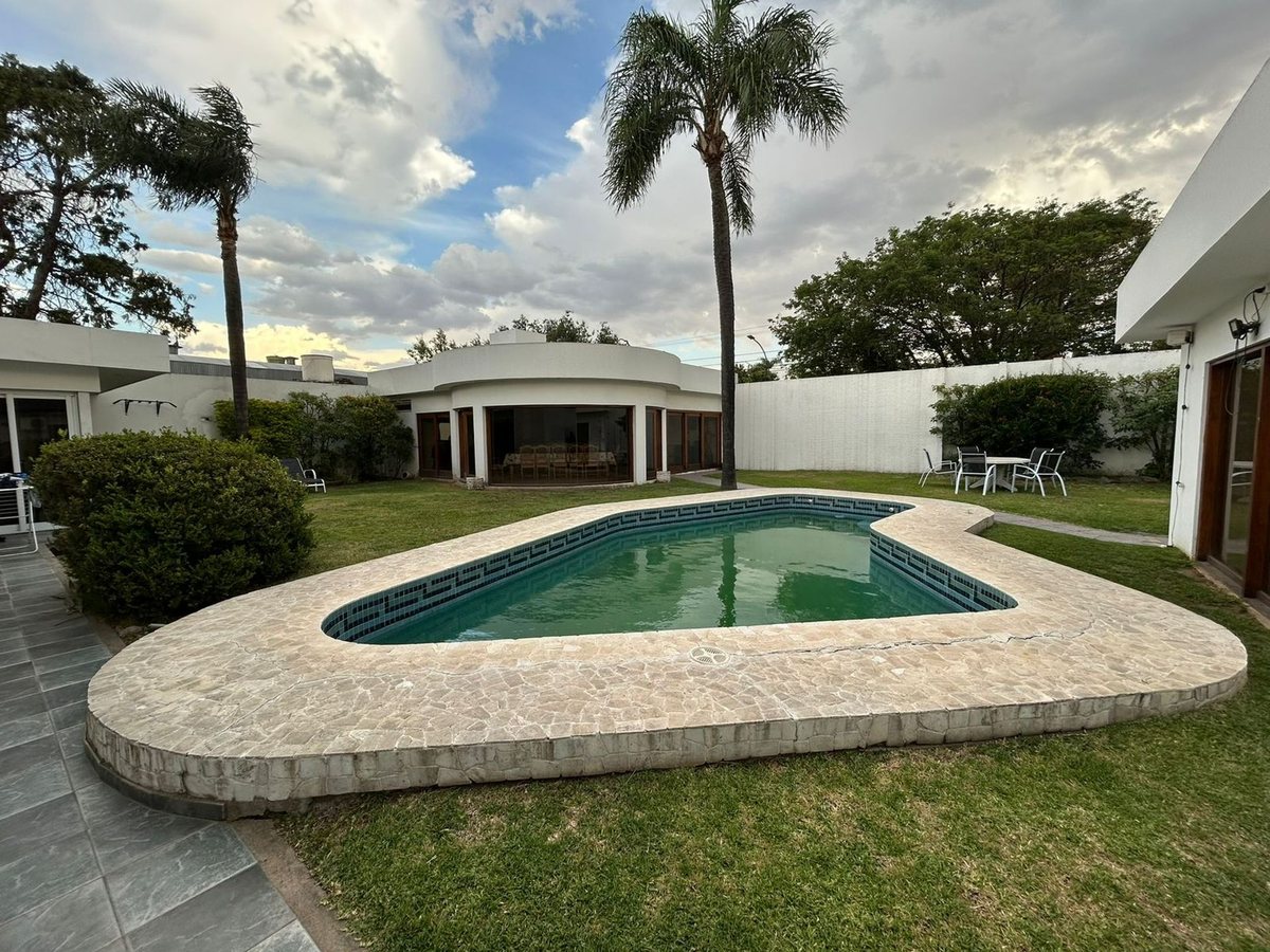 04 - Fotografía de Patios y Exteriores correspondiente a Casa en Barrio Cordoba, Alto Verde.