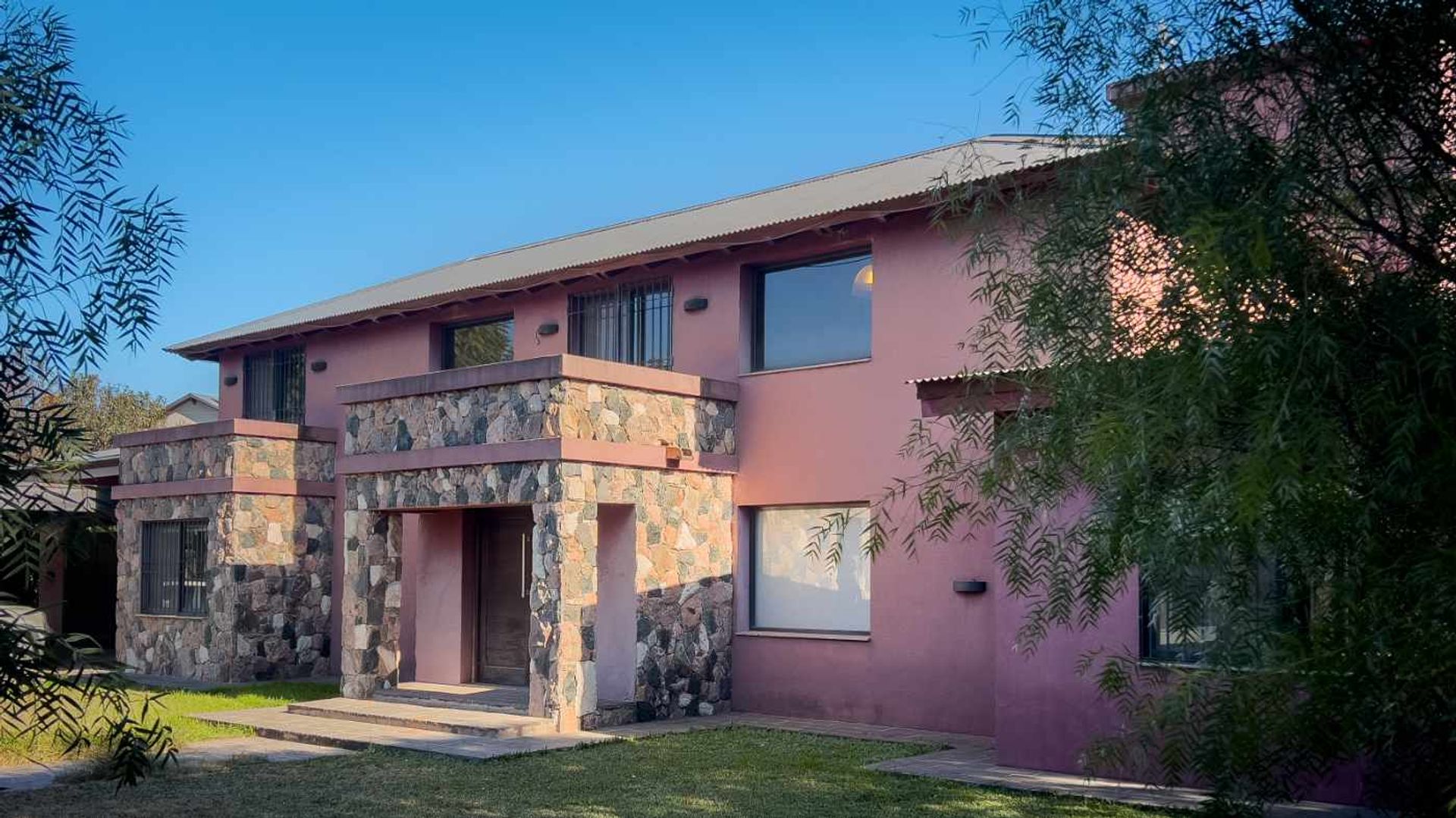 Fotografía de Frentes y Fachadas correspondiente a Casa en Barrio Villa Allende, Villa Allende Golf.