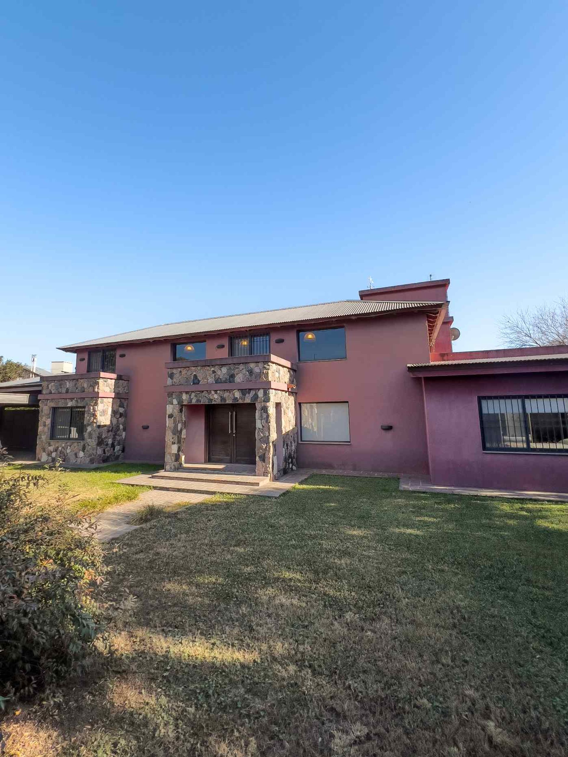 Fotografía de Frentes y Fachadas correspondiente a Casa en Barrio Villa Allende, Villa Allende Golf.