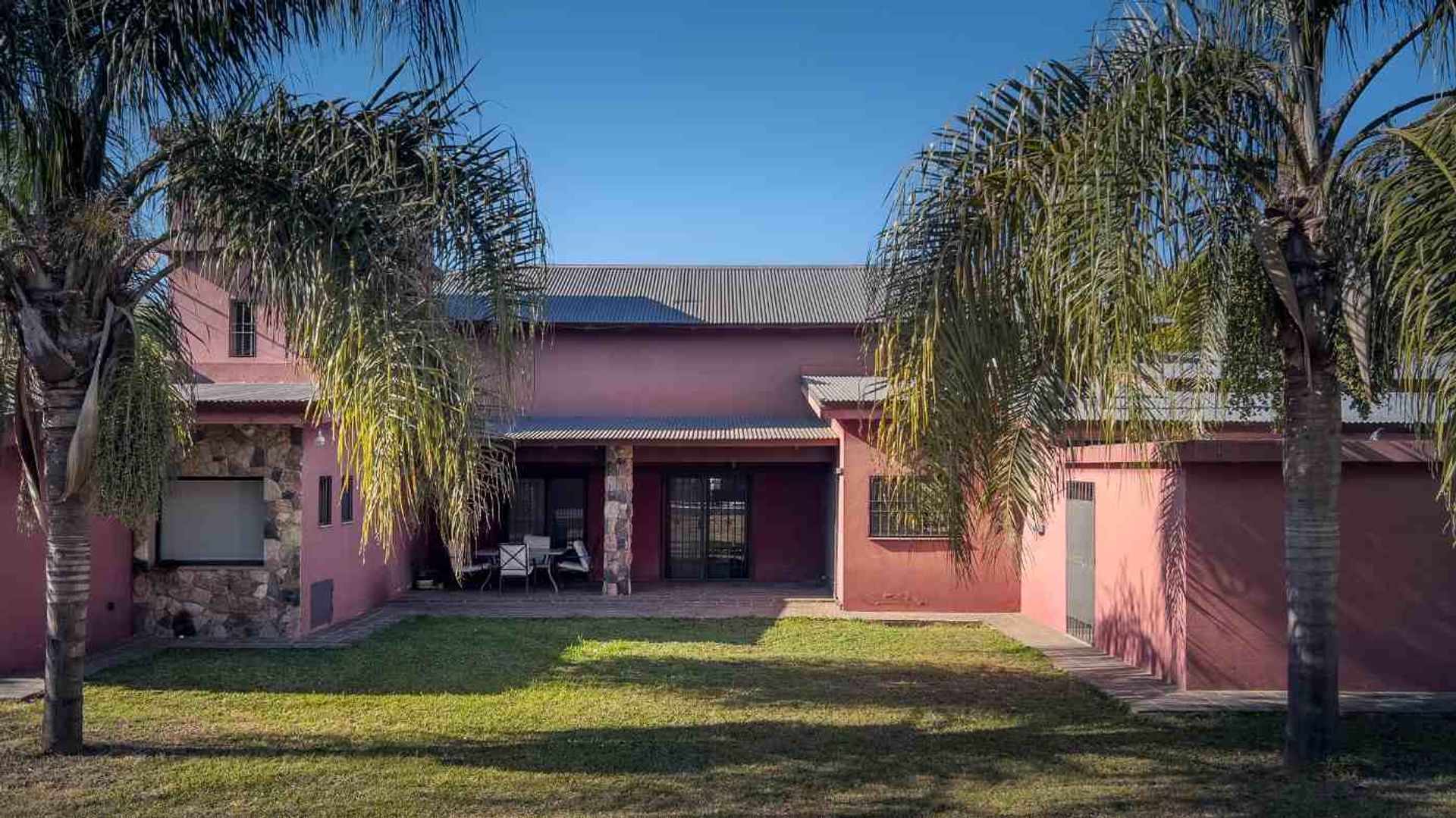 Fotografía de Frentes y Fachadas correspondiente a Casa en Barrio Villa Allende, Villa Allende Golf.