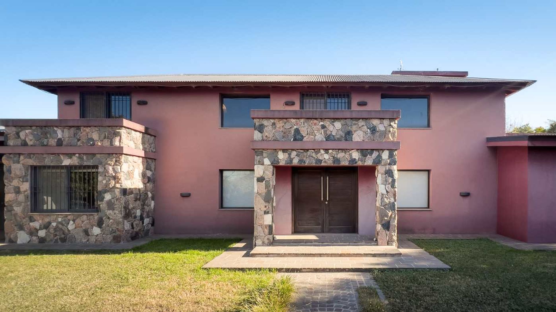 Fotografía de Frentes y Fachadas correspondiente a Casa en Barrio Villa Allende, Villa Allende Golf.