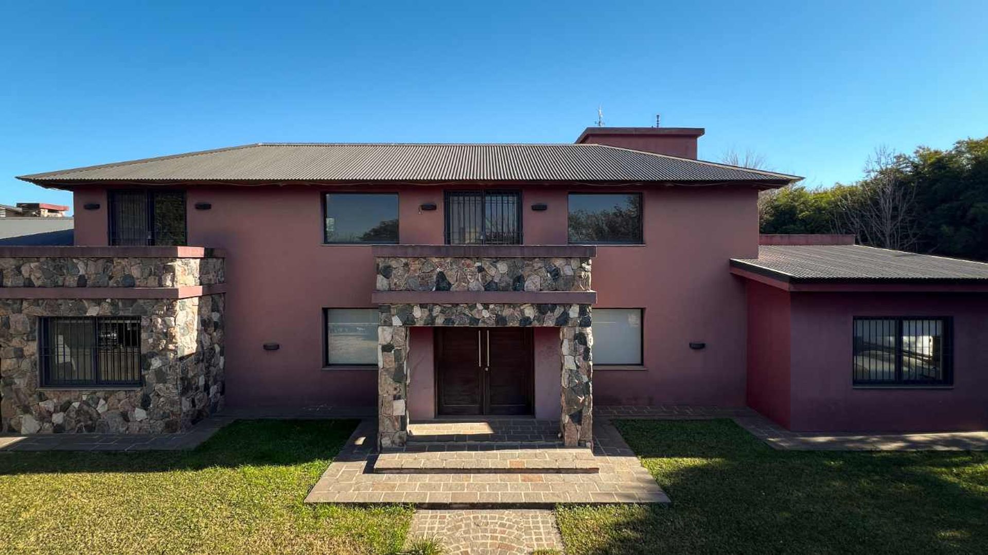 Fotografía de Frentes y Fachadas correspondiente a Casa en Barrio Villa Allende, Villa Allende Golf.