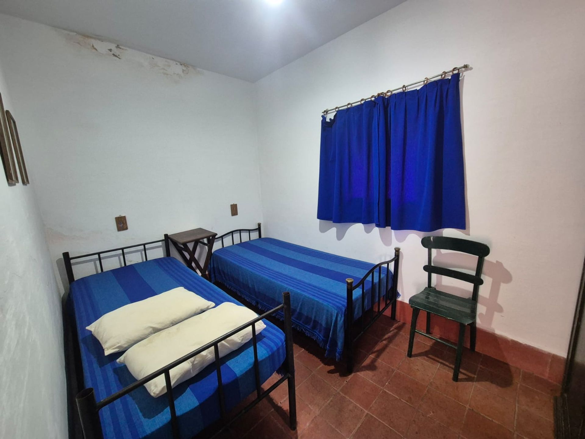 Fotografía de Habitaciones y Baños correspondiente a Casa en Barrio Colon, La Granja.