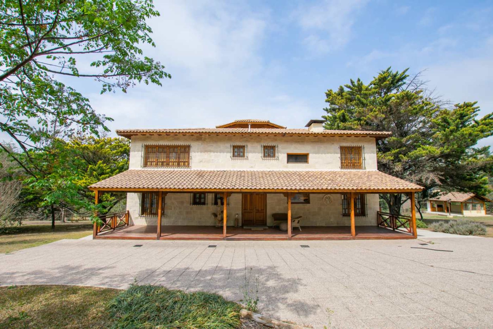 01 - Fotografía de Frentes y Fachadas correspondiente a Casa en Barrio Calamuchita, Villa General Belgrano.