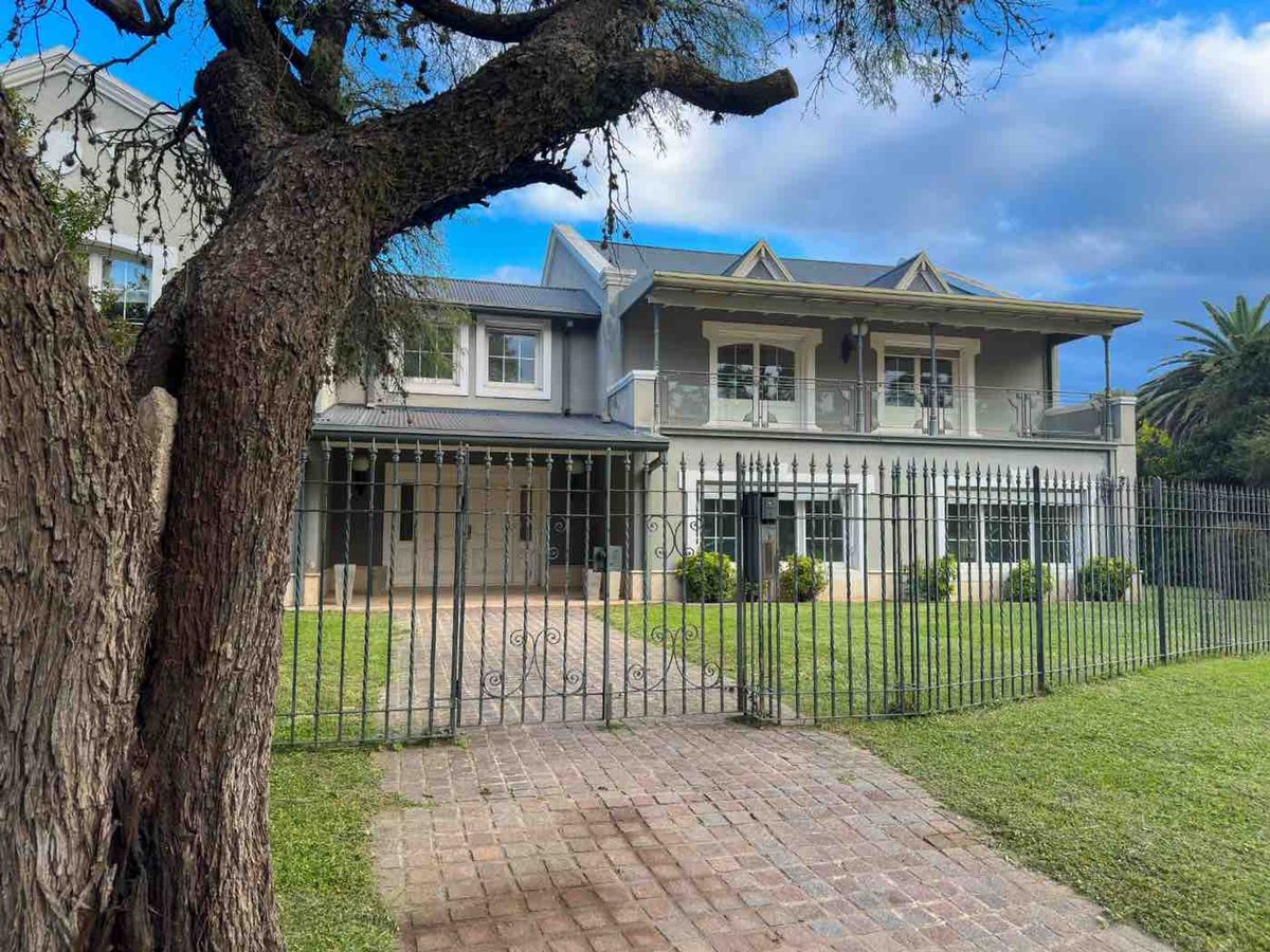 Fotografía de Frentes y Fachadas correspondiente a Casa en Barrio Villa Allende, Villa Allende Golf.