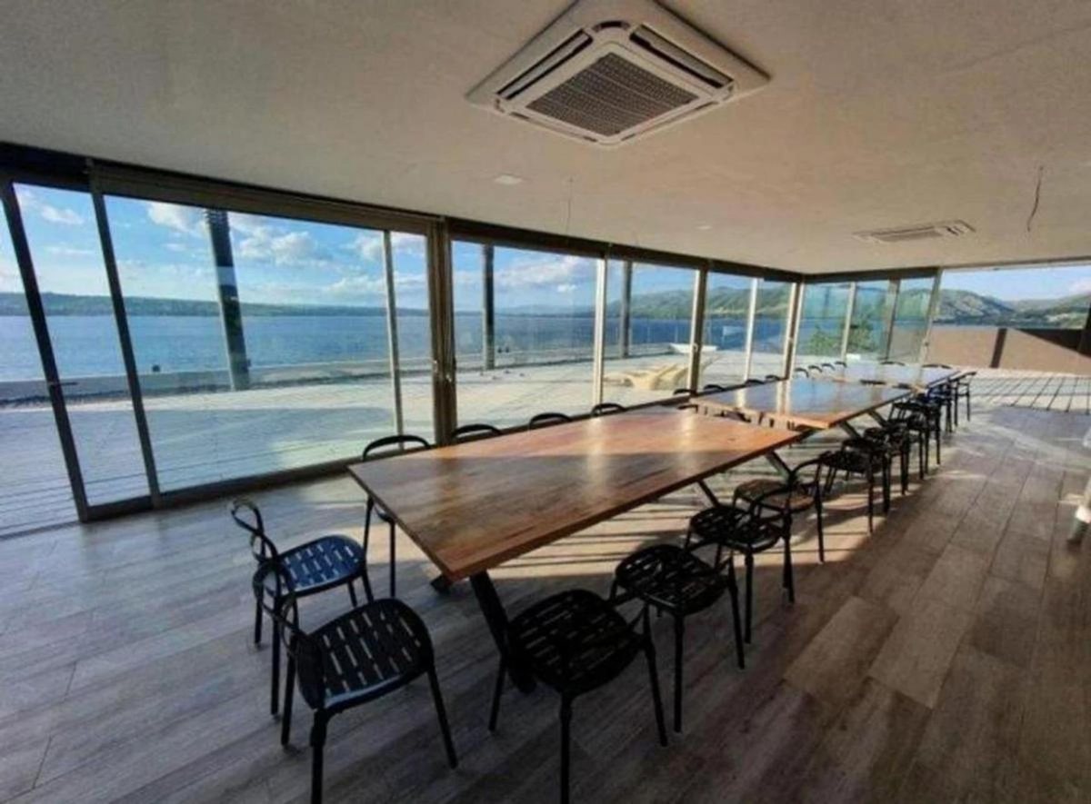Fotografía de Espacios Sociales correspondiente a Casa_duplex en Barrio Villa Carlos Paz, Costa Azul Norte.