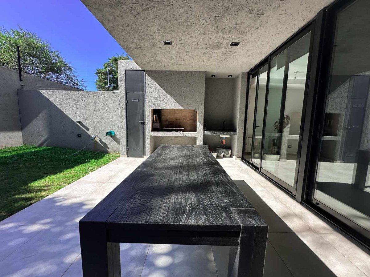 04 - Fotografía de Patios y Exteriores correspondiente a Casa_duplex en Barrio Centro, Córdoba Capital.