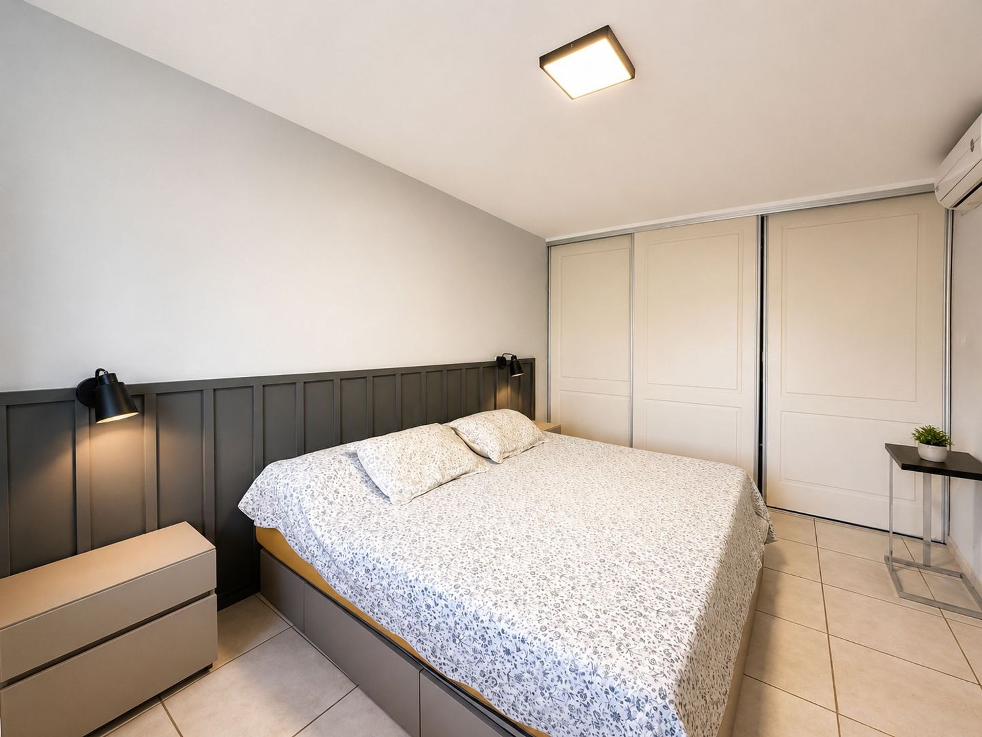 Fotografía de Habitaciones y Baños correspondiente a Casa_duplex en Barrio Arguello, Córdoba Capital.