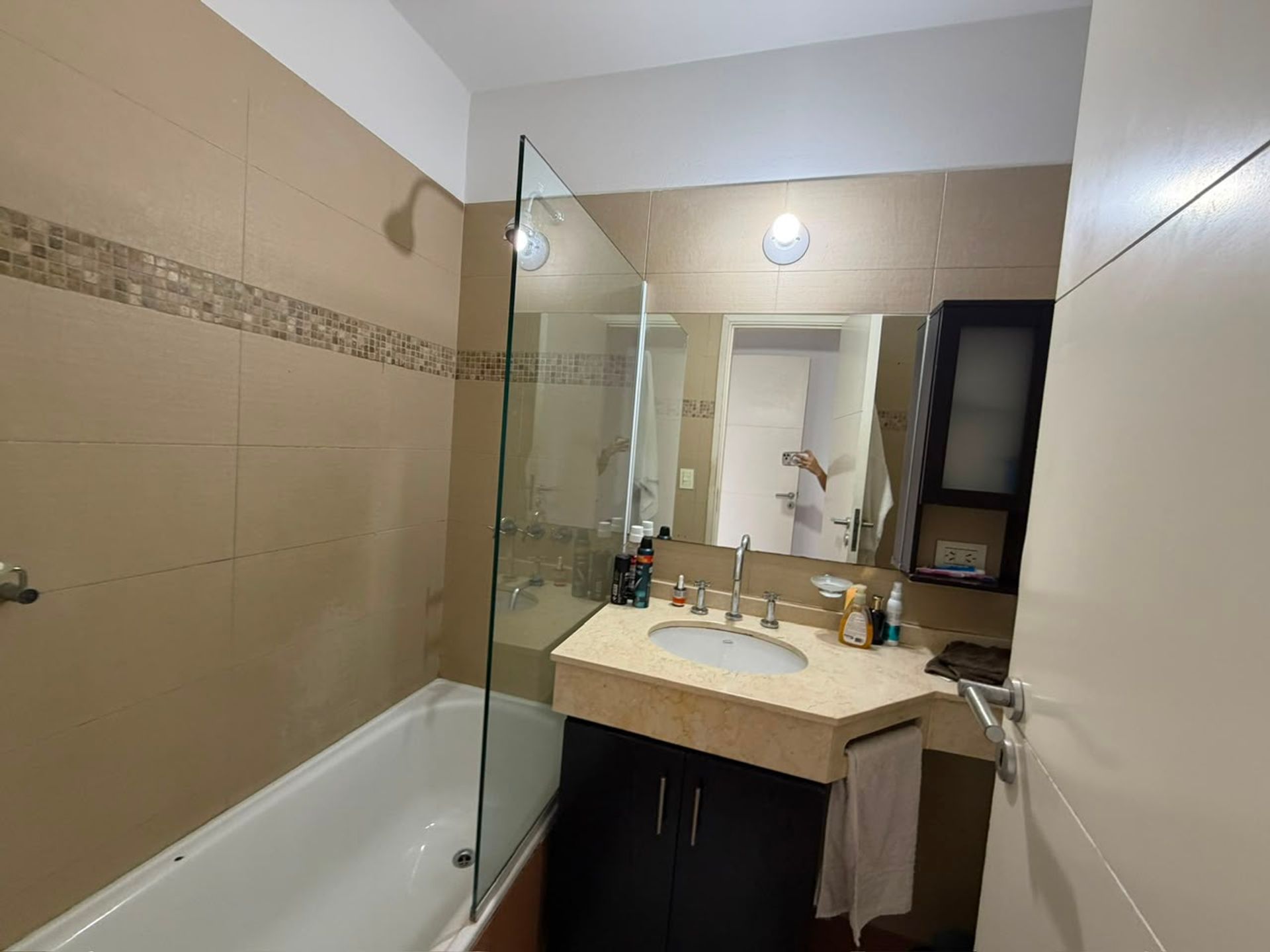 Fotografía de Habitaciones y Baños correspondiente a Departamento_estandar en Complejo Mai Tei, Córdoba Capital.