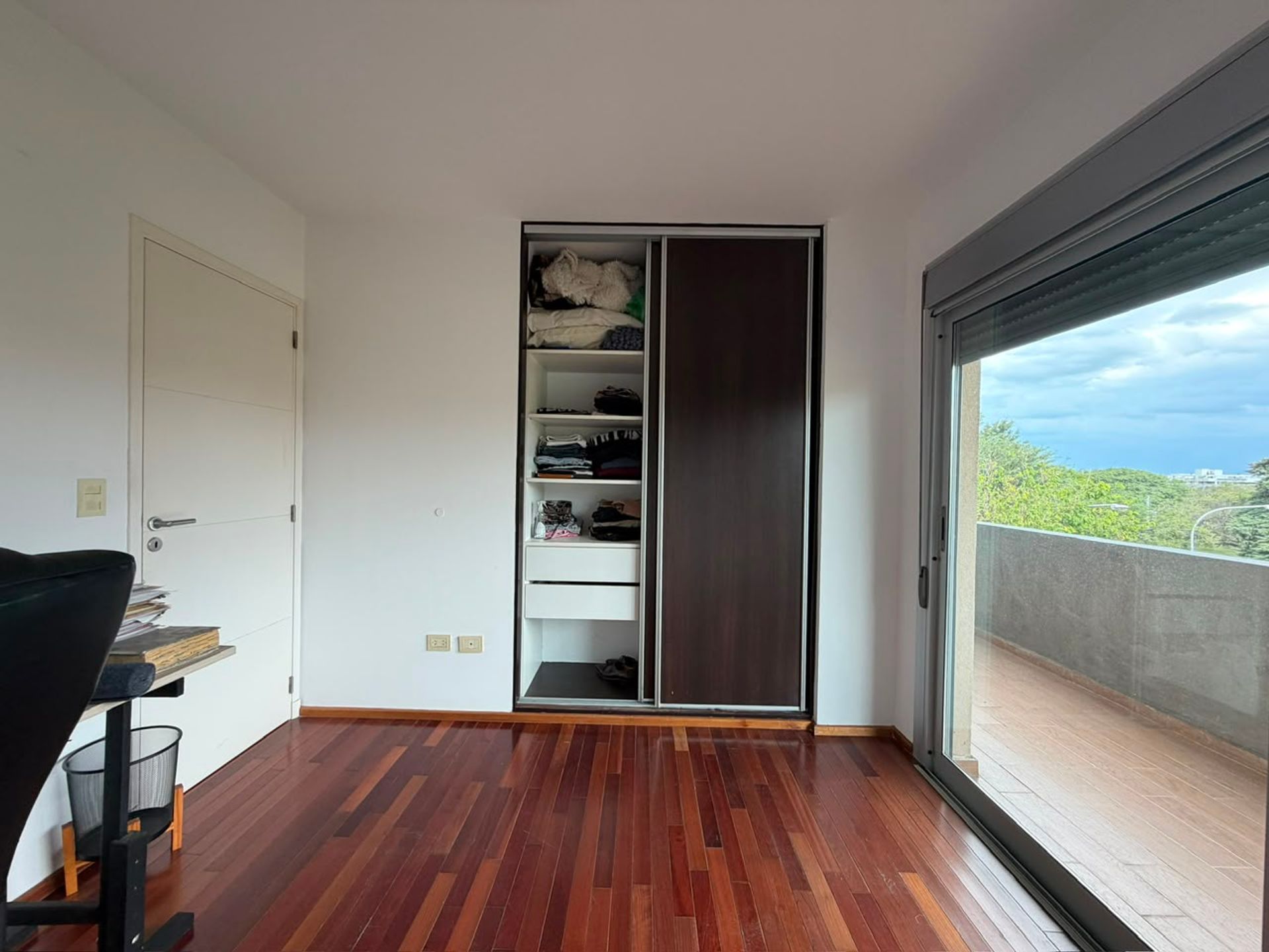 Fotografía de Habitaciones y Baños correspondiente a Departamento_estandar en Complejo Mai Tei, Córdoba Capital.