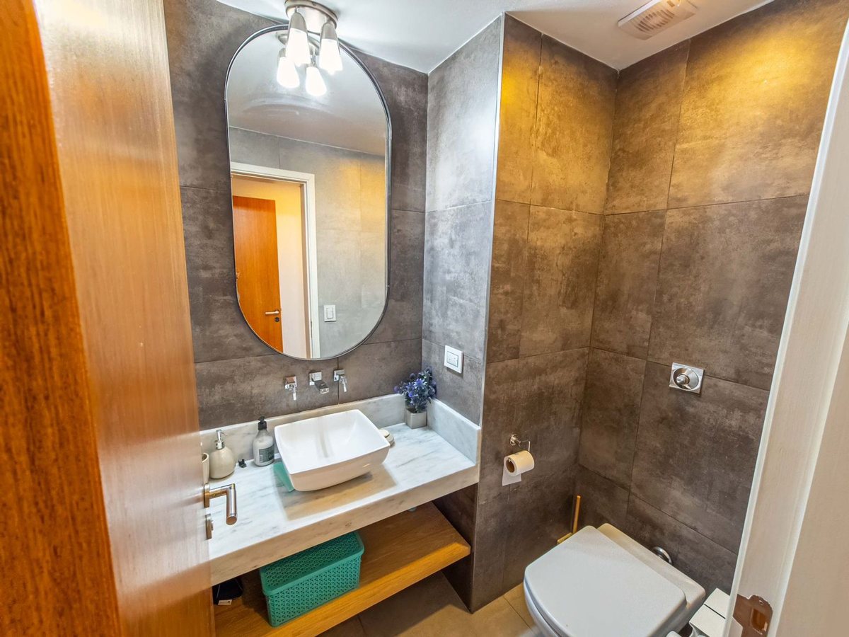 Fotografía de Habitaciones y Baños correspondiente a Departamento_estandar en Barrio Cerro de las Rosas, Córdoba Capital.