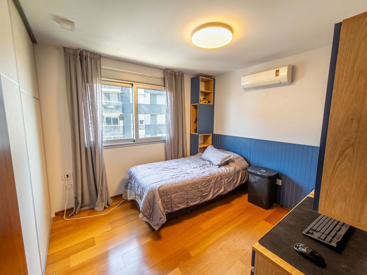 Fotografía de Habitaciones y Baños correspondiente a Departamento_estandar en Barrio Cerro de las Rosas, Córdoba Capital.