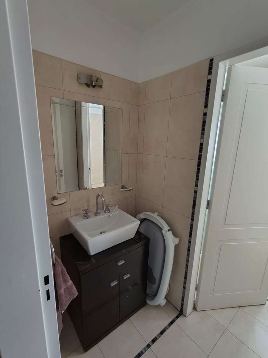 Fotografía de Habitaciones y Baños correspondiente a Departamento_semipiso en Barrio Cofico, Córdoba Capital.