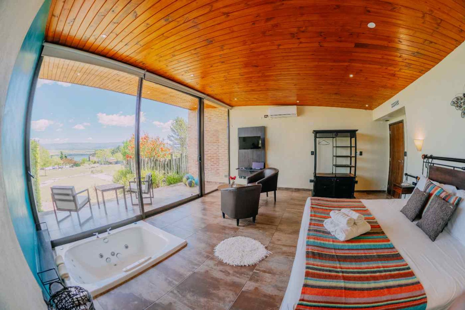 Fotografía de Habitaciones y Baños correspondiente a Fondo_de_comercio en Barrio Calamuchita, Los Molinos.