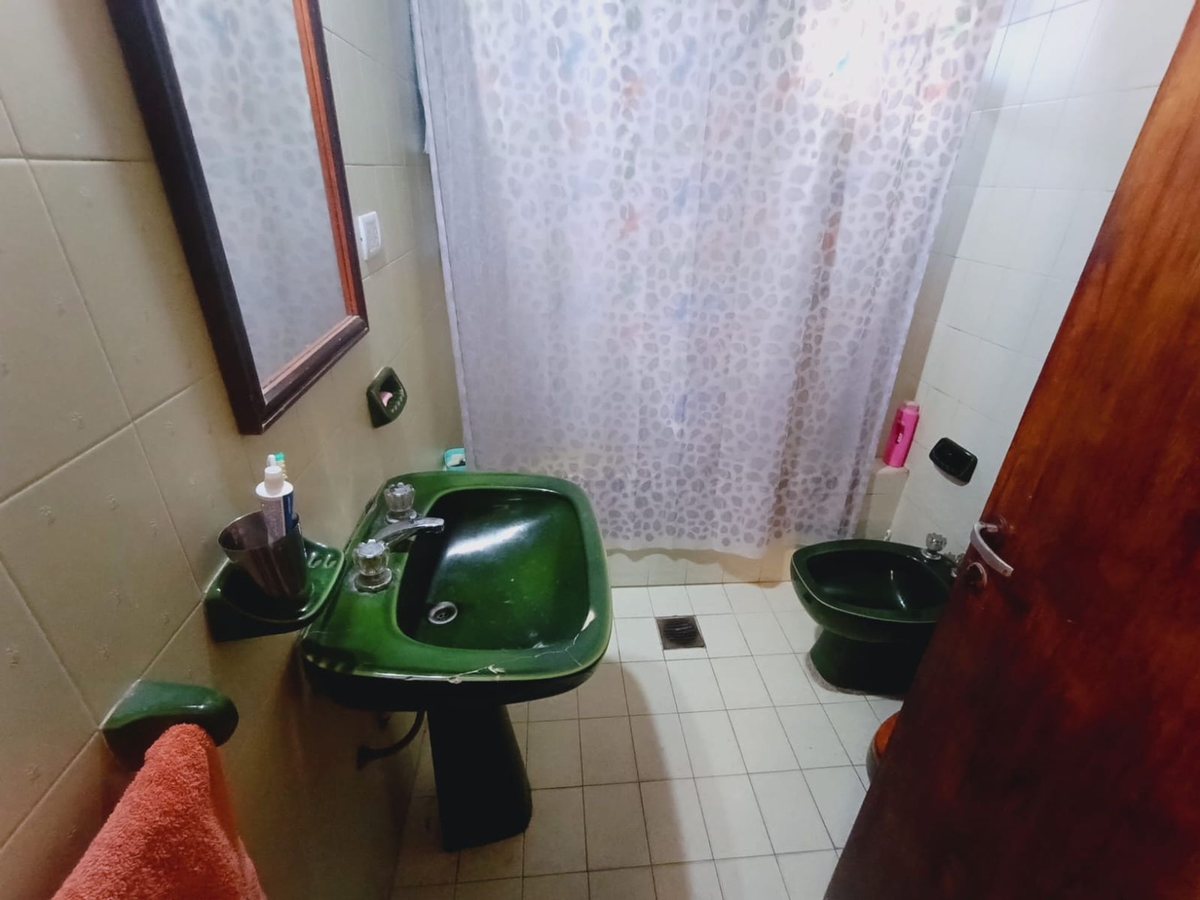 Fotografía de Habitaciones y Baños correspondiente a Galpon en Barrio Alta Córdoba, Córdoba Capital.
