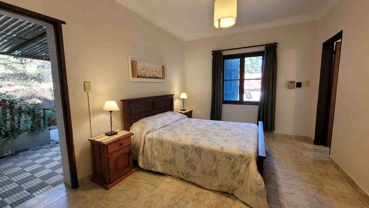 Fotografía de Habitaciones y Baños correspondiente a Hotel en Barrio Punilla, La Falda.